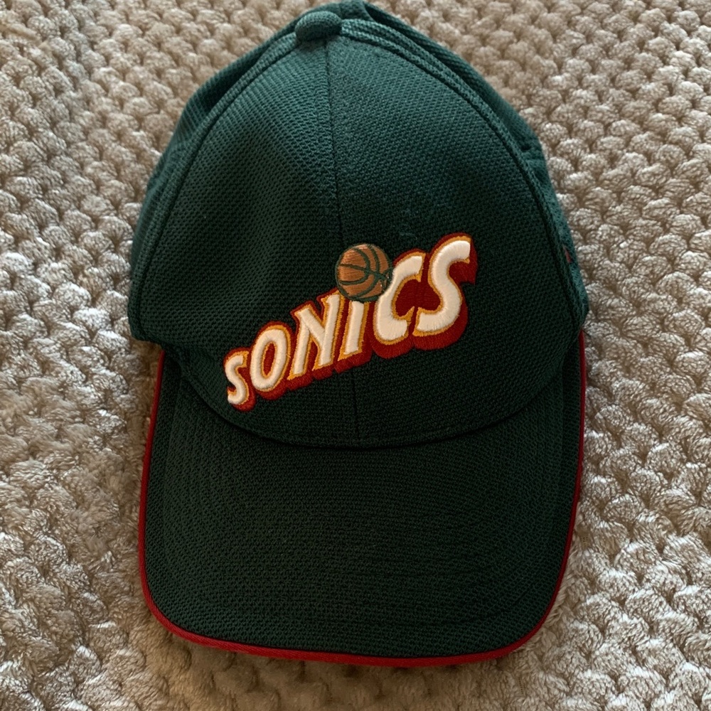 Vintage Seattle SuperSonics Green Mesh Nike Baseball Cap with Embroidered Logo